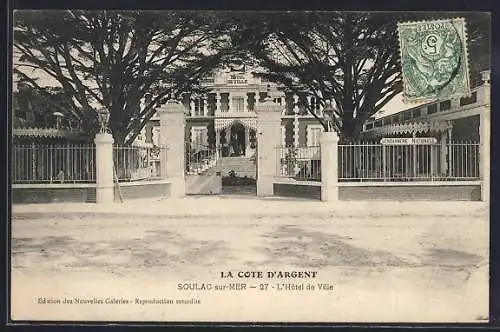 AK Soulac-sur-Mer, L`Hôtel de Ville sous les arbres majestueux
