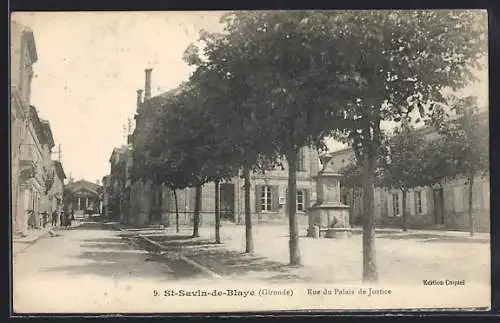 AK St-Savin-de-Blaye, Rue du Palais de Justice avec fontaine et arbres