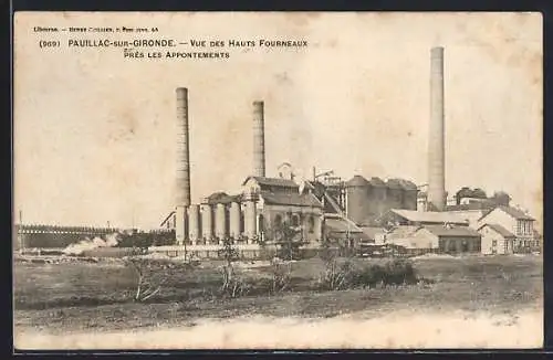 AK Pauillac-sur-Gironde, Vue des hauts fourneaux près les appontements