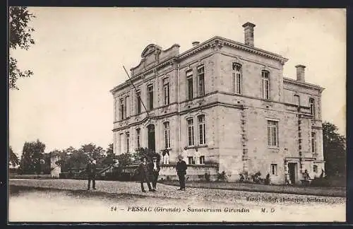 AK Pessac, Sanatorium Girondin mit Personen im Vordergrund