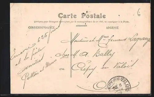 AK Libourne, Place Decazes animée avec bâtiments et passants