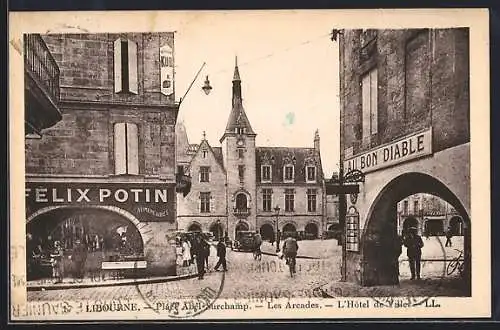 AK Libourne, Place Abel Surchamp avec Les Arcades et L`Hôtel de Ville
