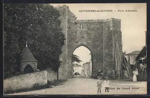 AK Sauveterre-de-Guyenne, Porte St-Romain et scène de rue animée