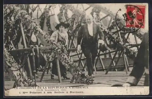 AK Bordeaux, Le Président de la République et Mme Poincaré à leur arrivée