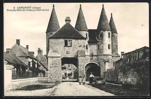 AK Longpont, Aisne, Porte fortifiée de l`Abbaye