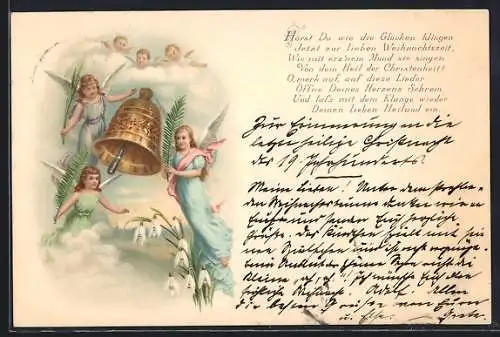AK Schwebende Weihnachtsengel läuten eine goldene Glocke