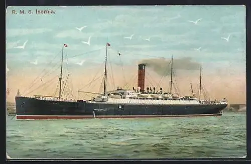 AK Passagierschiff RMS Ivernia in Küstennähe vor Anker