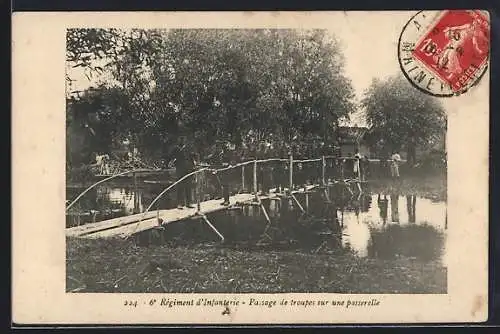 AK 6. Régiment d`Infanterie, Passage de troupes sur une passerelle
