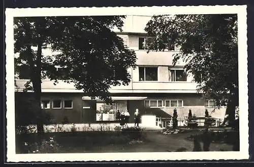 AK Berlin, Partie am Elisabeth-Diakonissen- und Krankenhaus, Lützowstrasse 24-26