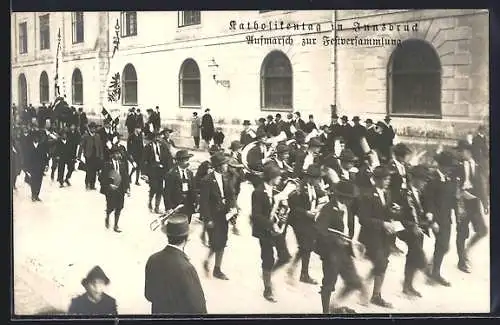 AK Innsbruck, Katholikentag, Aufmarsch zur Festversammlung