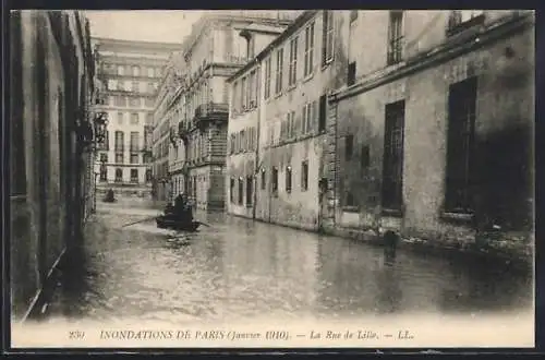 AK Paris, Inondations de janvier 1910, La Rue de Lille et une barque sur l`eau