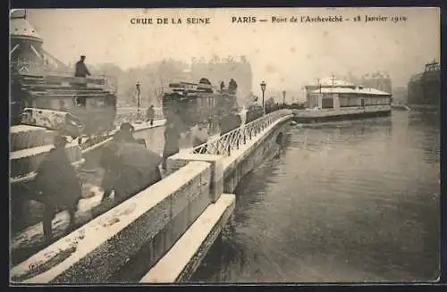 AK Paris, Crue de la Seine au Pont de l`Archevêché, 18 Janvier 1910
