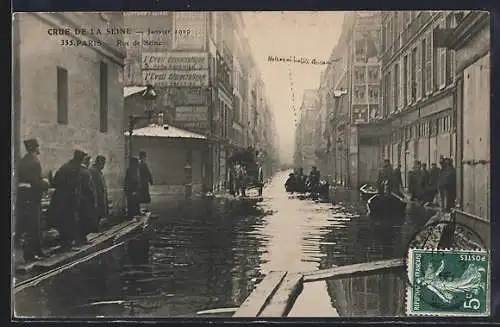 AK Paris, Crue de la Seine 1910, Rue de Seine inondée avec passants et barques