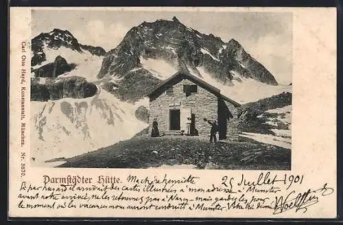 AK Darmstädter Hütte, Wanderer vor der Berghütte