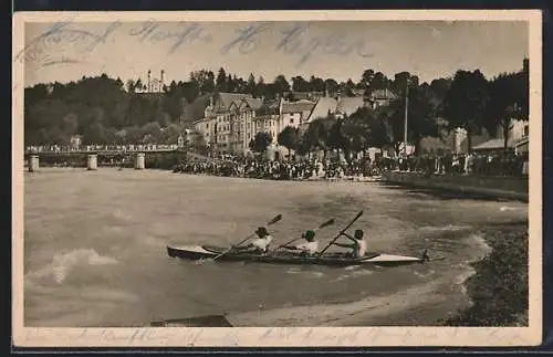 AK Bad Tölz, Isar-Faltbootfahrer am Ufer