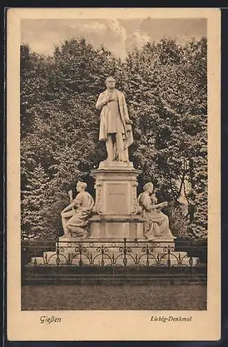 AK Giessen, Blick auf das Liebig-Denkmal