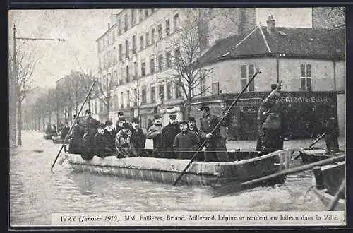 AK Ivry, MM. Fallières, Briand, Millerand, Lépine se rendent en bateau dans la Ville (Janvier 1910)