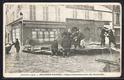 AK Maisons-Alfort, Approvisionnement des sinistrés lors de l`inondation de 1910