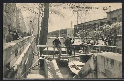 AK Paris, Inondations 1910, La Seine au Quai Anjou