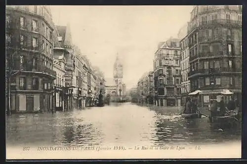 AK Paris, Inondations de 1910, La Rue et la Gare de Lyon