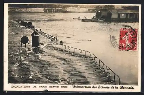 AK Paris, Inondations 1910: Submersion des Écluses de la Monnaie