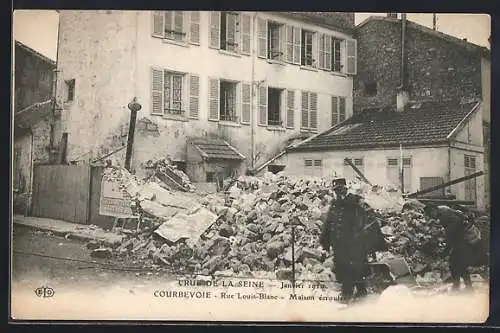 AK Courbevoie, Rue Louis-Blanc, Maison écroulée, Crue de la Seine 1910
