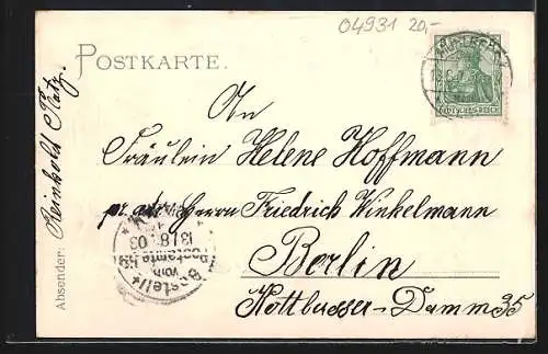 Präge-AK Mühlberg a. Elbe, Kirchstrasse mit Passanten, Blumen-Passepartout