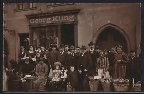 Foto-AK Bayreuth, Markthändlerinnen vorm Geschäft Georg Kling