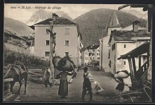 AK Saint-Luc, Interieur du village