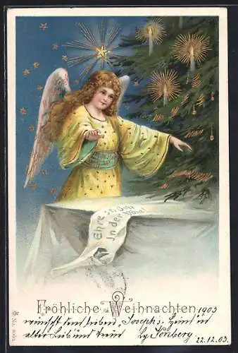 AK Weihnachtsengel hebt segnend die Hände vor Tannenbaum mit brennenden Kerzen