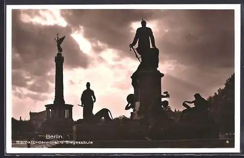 AK Berlin-Tiergarten, Bismarckdenkmal und Siegessäule am Königsplatz
