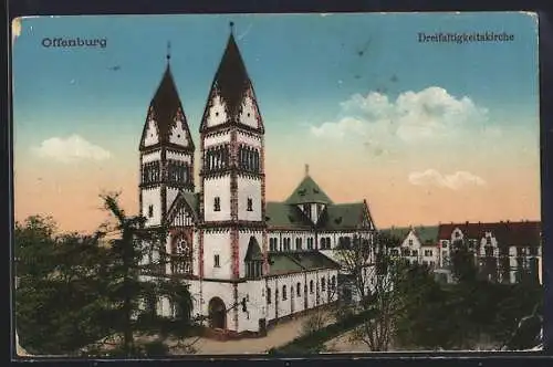 AK Offenburg, Dreifaltigkeitskirche mit umliegenden Häusern