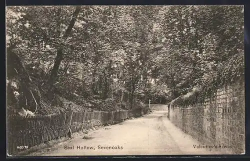 AK Sevenoaks, Seal Hollow
