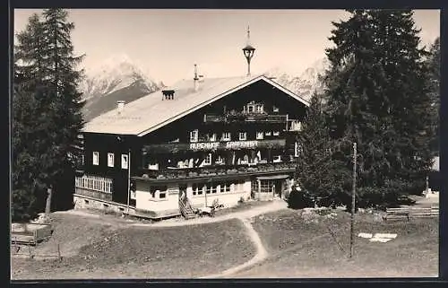 AK Schwaz /Tirol, Gasthof Grafenast mit Bergen im Hintergrund
