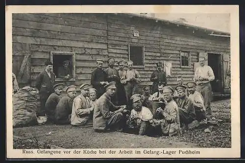 AK Puchheim, Russische Kriegsgefangene im Lager Puchheim bei der Arbeit vor der Küche