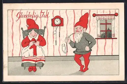 AK Zwergenpaar mit Pfeife und Stricknadeln im Wohnzimmer, Glaedelig Jul