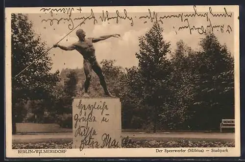 AK Berlin-Wilmersdorf, der Speerwerfer im Stadtpark