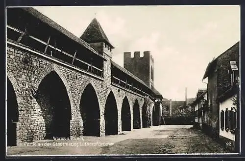 AK Worms a. Rhein, Partie an der Stadtmauer, Lutherpförtchen