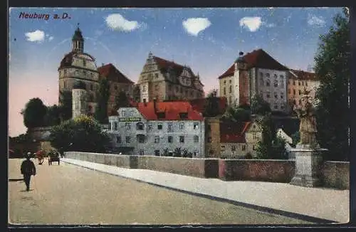 AK Neuburg / Donau, Strassenpartie im Ort