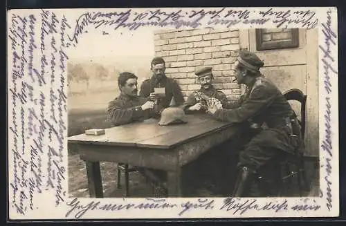 Foto-AK Soldaten in Uniform beim Kartenspiel