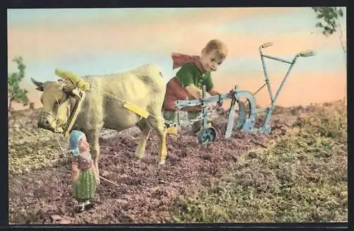 AK Bauer mit Tochter und einem vom Rind gezogenen Pflug, Puppen
