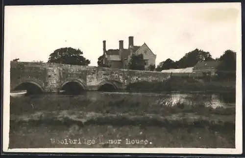 AK Woolbridge, Manor House