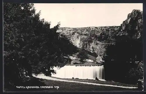 AK Cheddar, Hotel Grounds