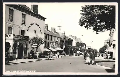 AK Minehead, The Parade