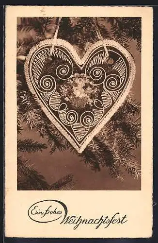 AK Lebkuchen-Herz hängt an einem Weihnachtsbaum