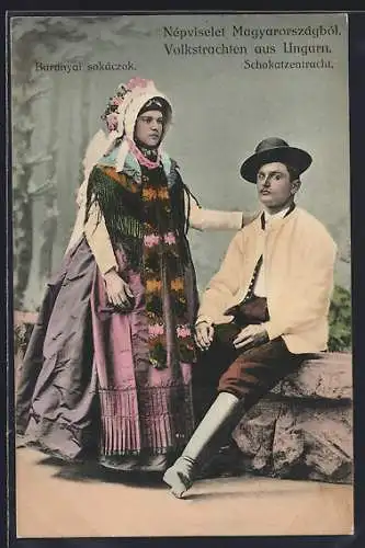 AK Paar in ungarischer Schokatzentracht