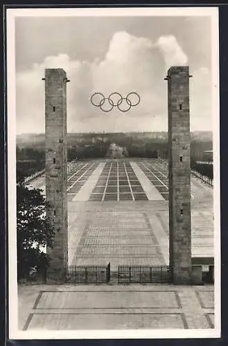 AK Berlin, Reichssportfeld, Blick von der deutschen Kampfbahn durch das Osttor, Olympia