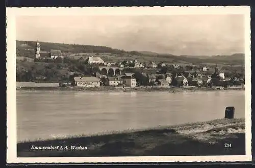 AK Emmersdorf i. d. Wachau, Totalansicht über den Fluss