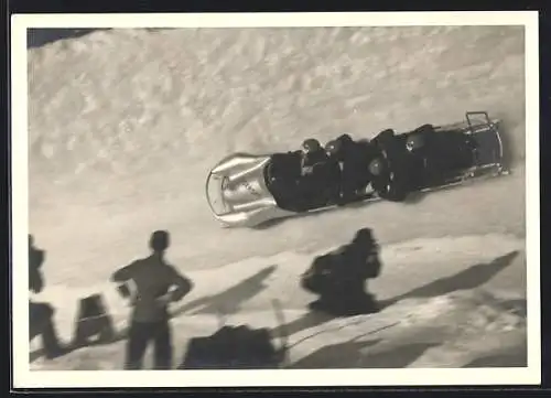 Foto-AK Deutscher Bobvierer während der Fahrt