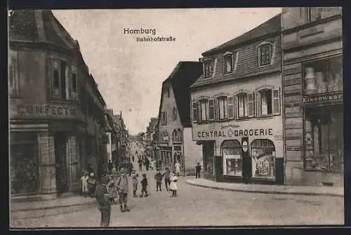 AK Homburg / Pfalz, Central-Drogerie und Kinder auf der Bahnhofstrasse